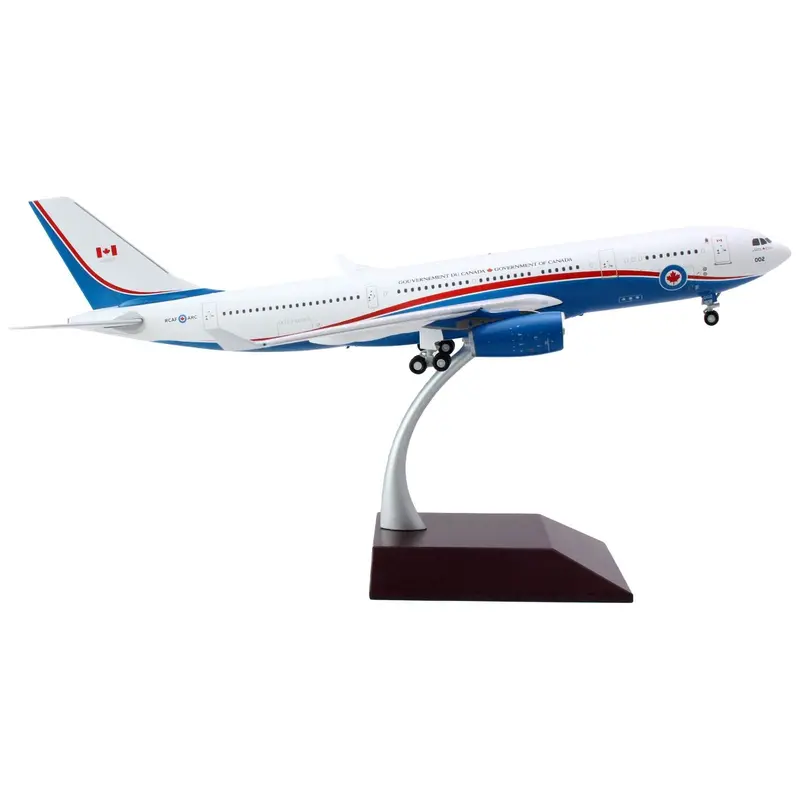 Airbus A330-200 Commercial Aircraft "Government Of Canada - Royal Canadian Air Force" (330002) White And Blue With Red Stripes "Gemini 200" Series 1/200 Diecast Model Airplane By Geminijets 1
