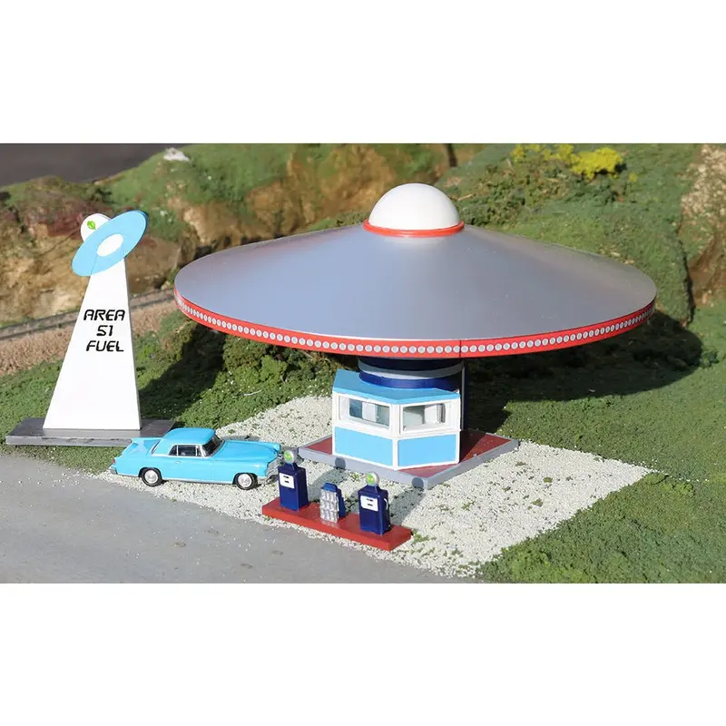 Bachmann Area 51 Fuel With Pumps - Roadside U.S.A® Building (Ho Scale) 1