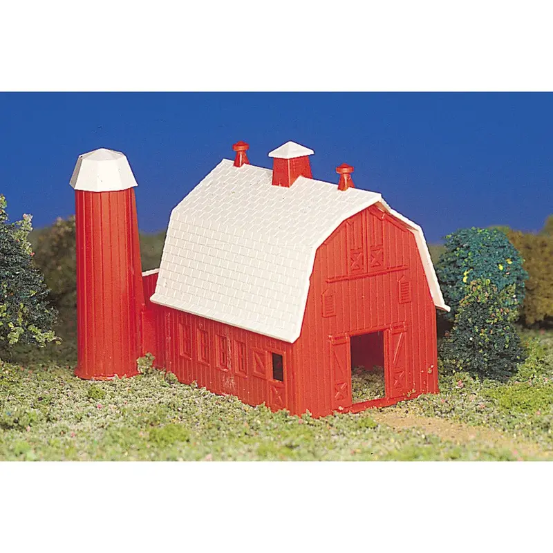 Bachmann Barn (Ho Scale) 1
