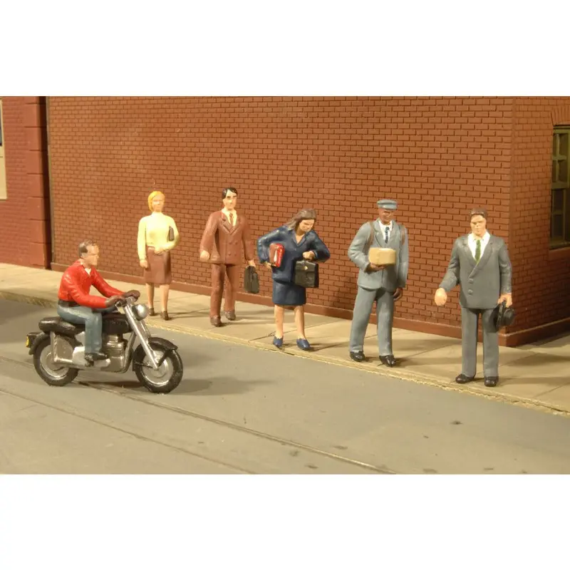 Bachmann City People With Motorcycle - Ho Scale 1