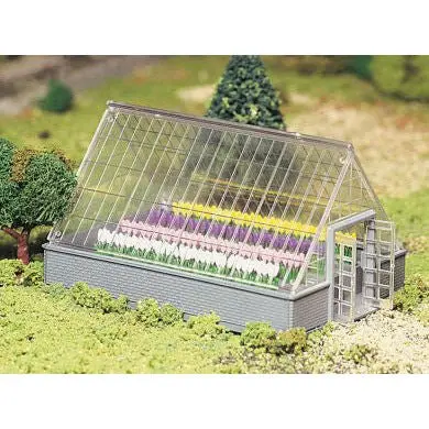 Bachmann Greenhouse With Flowers 1