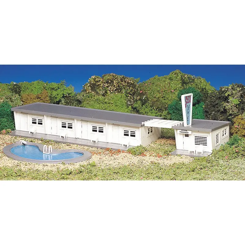 Bachmann Motel With Pool (Ho Scale) 1