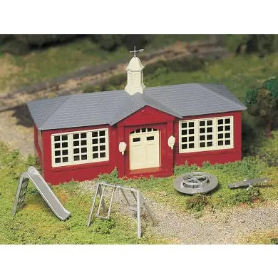 Bachmann Schoolhouse With Playground Equipment 1