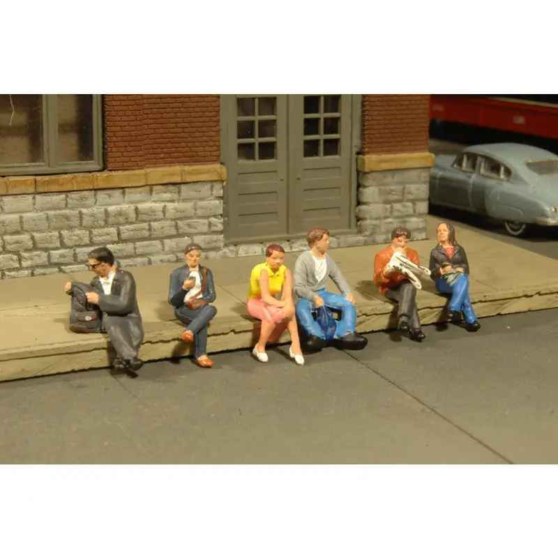 Bachmann Seated Platform Passengers - Ho Scale 1