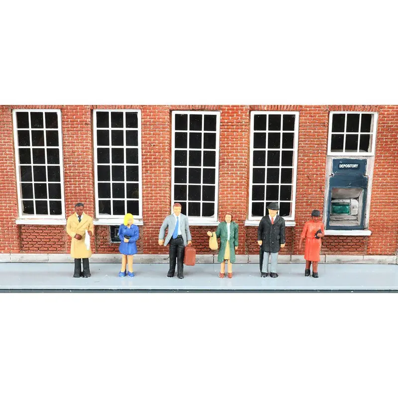 Bachmann Standing Office Workers - Ho Scale 1