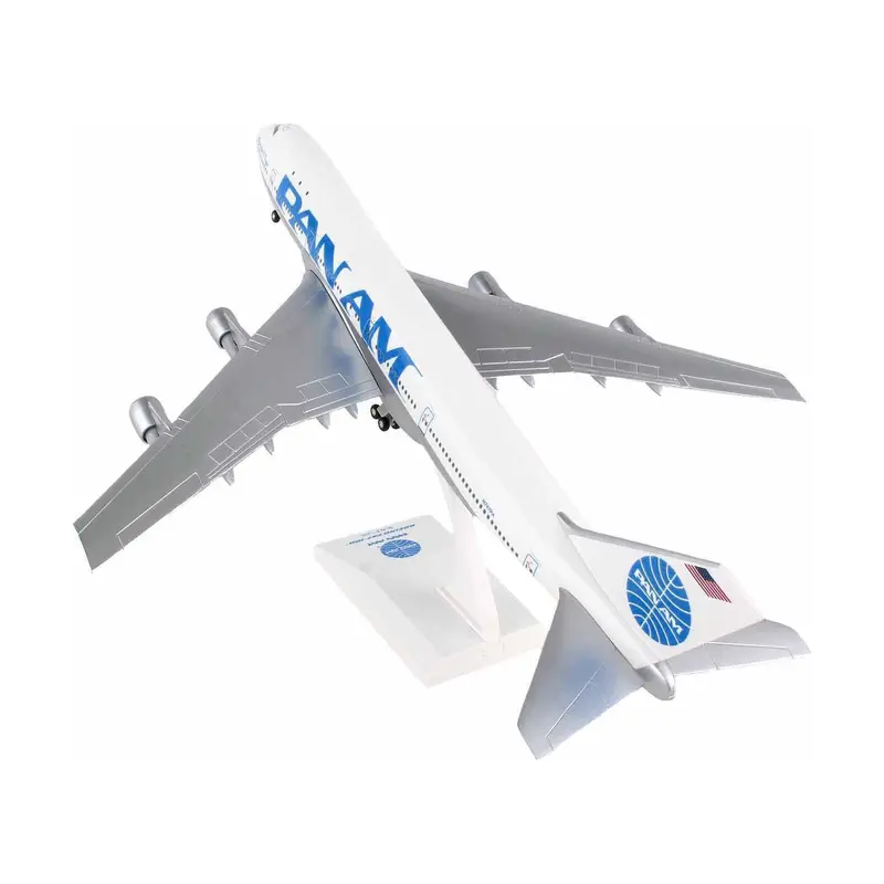 Boeing 747-100 Commercial Aircraft With Landing Gear "Pan American (Pan Am) Airways" (N8642e) White (Snap-Fit) 1/200 Plastic Model By Skymarks 1