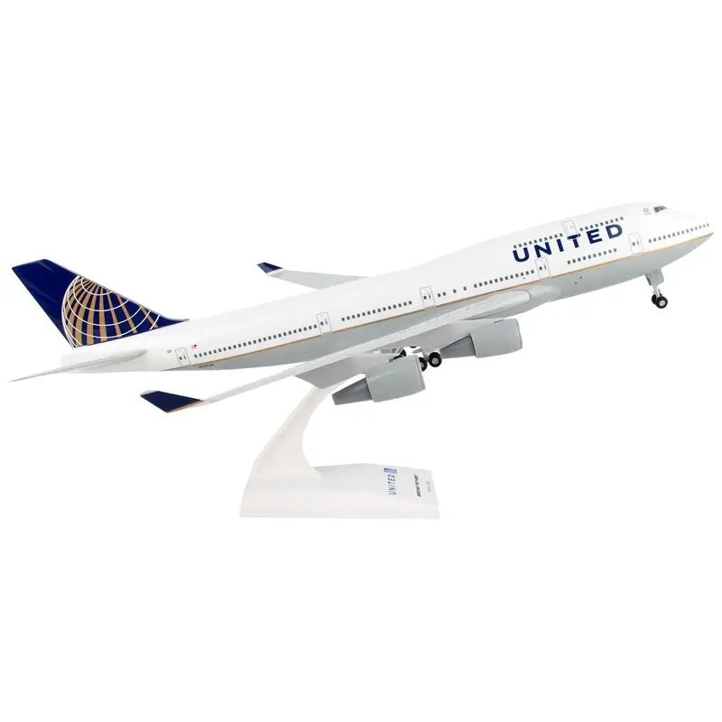 Boeing 747-400 Commercial Aircraft With Landing Gear "United Airlines" (N127ua) White With Blue Tail (Snap-Fit) 1/200 Plastic Model By Skymarks 1