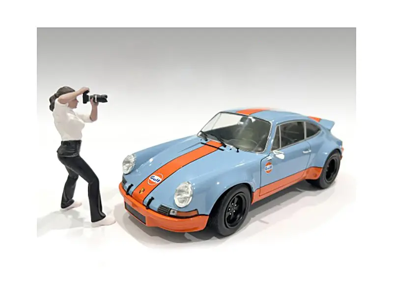 "Photographers" Figure #2 For 1/24 Scale Models By American Diorama 1
