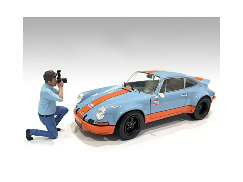 "Photographers" Figure #3 For 1/24 Scale Models By American Diorama 1